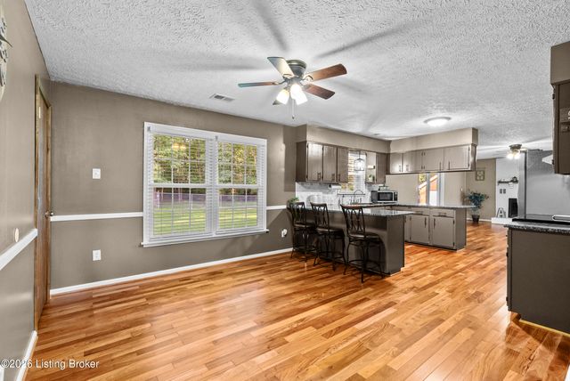 191 Briarway Dr, Mt Washington, KY 40047