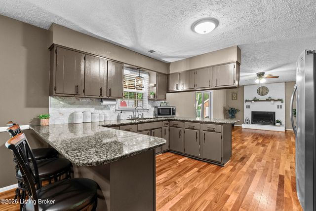 191 Briarway Dr, Mt Washington, KY 40047