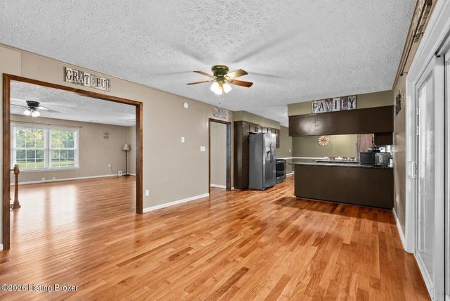191 Briarway Dr, Mt Washington, KY 40047