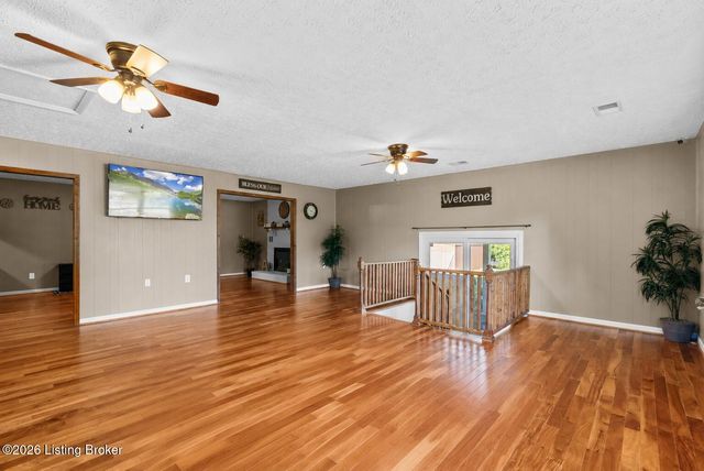 191 Briarway Dr, Mt Washington, KY 40047
