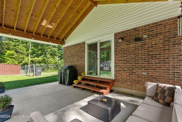 191 Briarway Dr, Mt Washington, KY 40047