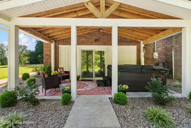 191 Briarway Dr, Mt Washington, KY 40047