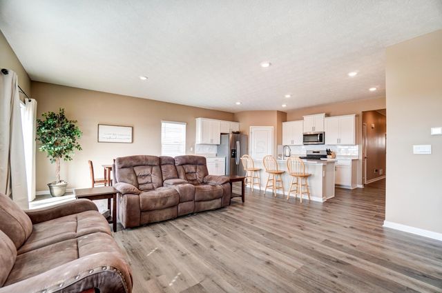 734 Leslie Drive, Plain City, OH 43064