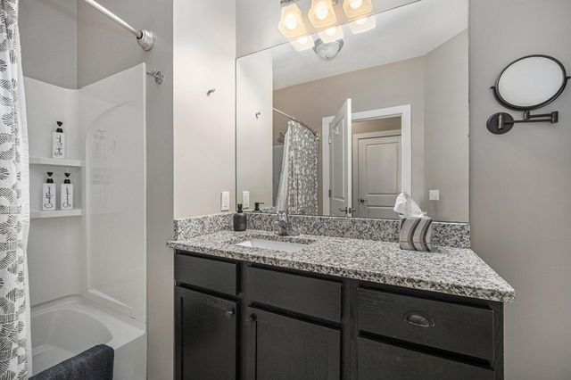 115 E Eighth Street 16, Traverse City, MI 49684