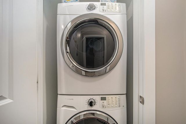 115 E Eighth Street 16, Traverse City, MI 49684