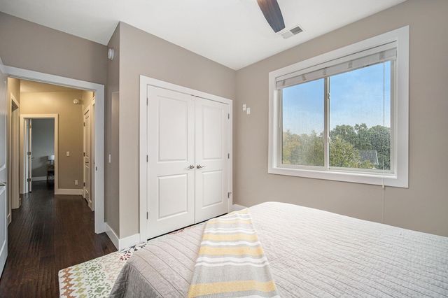 115 E Eighth Street 16, Traverse City, MI 49684