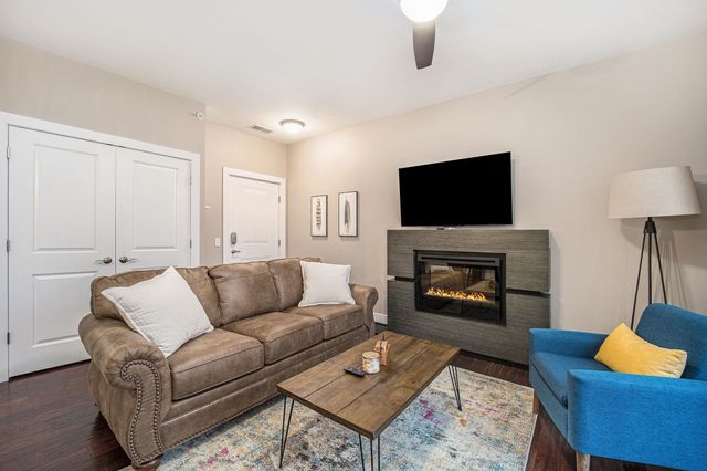 115 E Eighth Street 16, Traverse City, MI 49684