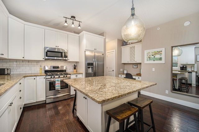 115 E Eighth Street 16, Traverse City, MI 49684