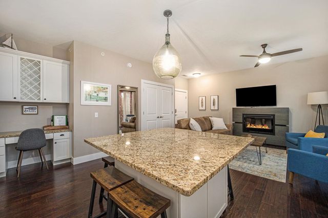 115 E Eighth Street 16, Traverse City, MI 49684