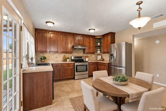 5149 Bartlett Drive, The Colony, TX 75056