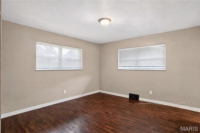 8808 Cherrywood Lane, Jennings, MO 63136