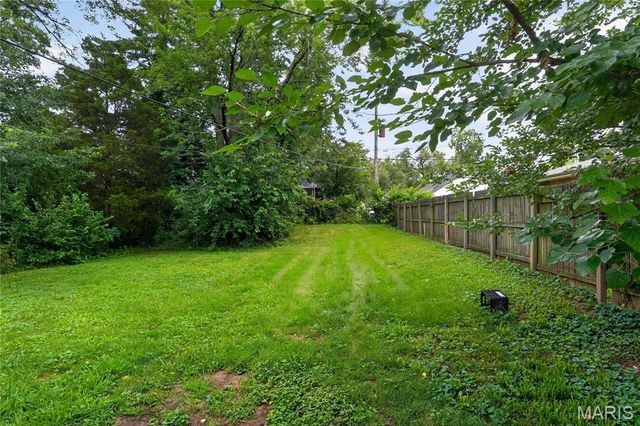 8808 Cherrywood Lane, Jennings, MO 63136