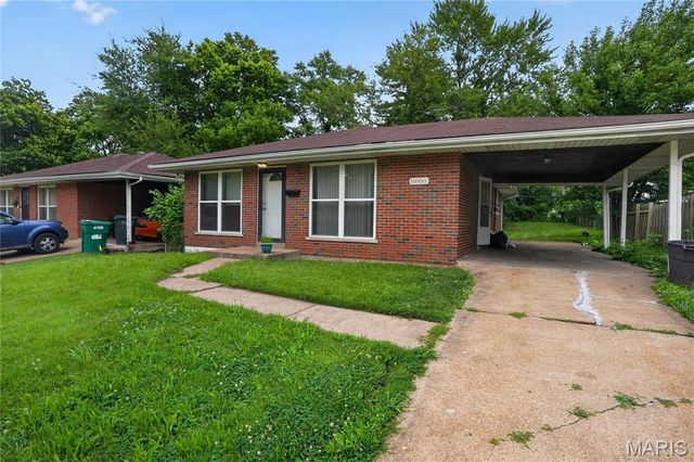 8808 Cherrywood Lane, Jennings, MO 63136