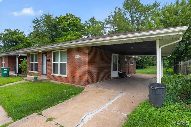 8808 Cherrywood Lane, Jennings, MO 63136