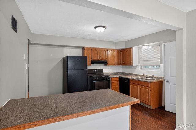 8808 Cherrywood Lane, Jennings, MO 63136