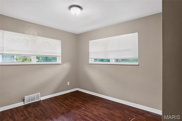 8808 Cherrywood Lane, Jennings, MO 63136