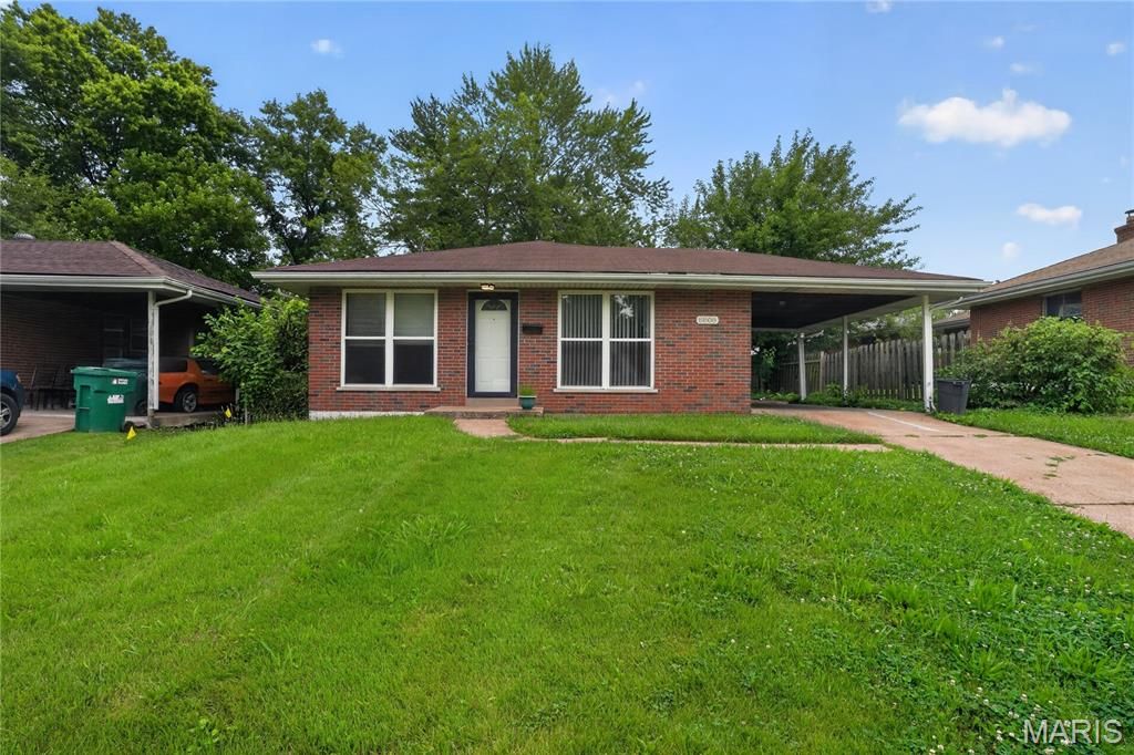 8808 Cherrywood Lane, Jennings, MO 63136