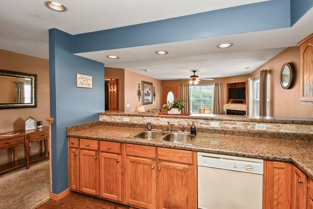 351 S Wildwood Drive Bldg 12 Unit 2, Branson, MO 65616
