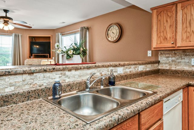 351 S Wildwood Drive Bldg 12 Unit 2, Branson, MO 65616