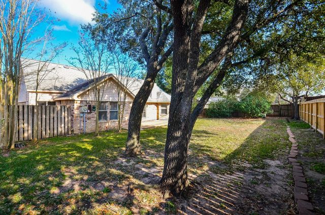 155 April Waters Drive W, Conroe, TX 77356