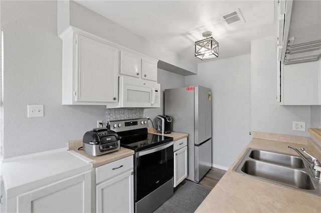 3113 Larkspur Circle, College Station, TX 77845