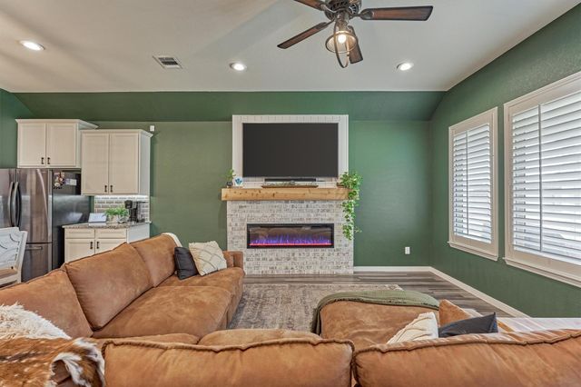 20112 Crystal Falls Court, Montgomery, TX 77316