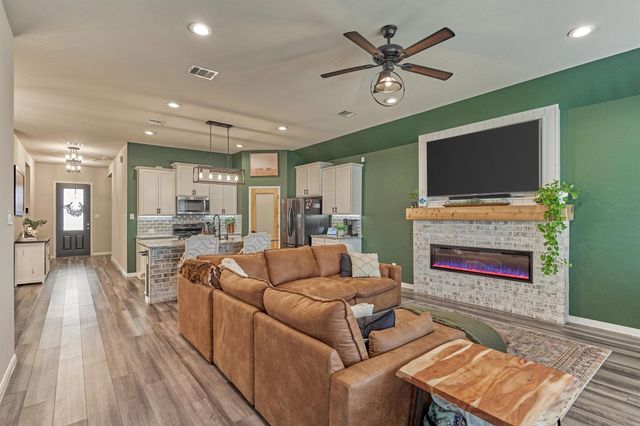 20112 Crystal Falls Court, Montgomery, TX 77316