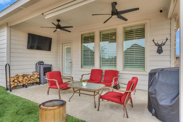 20112 Crystal Falls Court, Montgomery, TX 77316