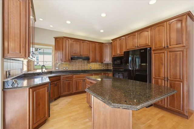 9101 Settlers Road, Madison, WI 53717