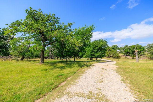 8218 N US HWY 87, Fredericksburg, TX 78624