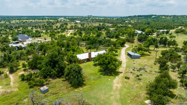 8218 N US HWY 87, Fredericksburg, TX 78624