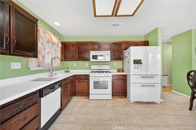 1204 Lilac Ridge, Perris, CA 92571