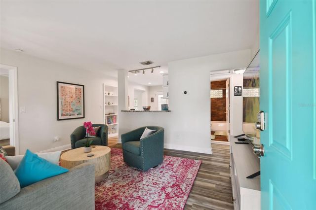 4324 S CLARK AVENUE, Tampa, FL 33611