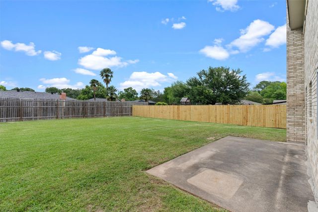 524 Rock Hollow Drive, Shreveport, LA 71115