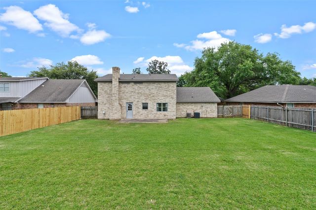 524 Rock Hollow Drive, Shreveport, LA 71115
