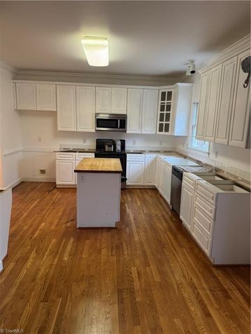 110 Chestnut Hill Court, Winston-salem, NC 27106