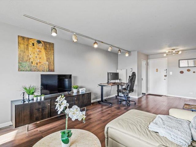 18-15 215th Street 1-P, Bayside, NY 11360