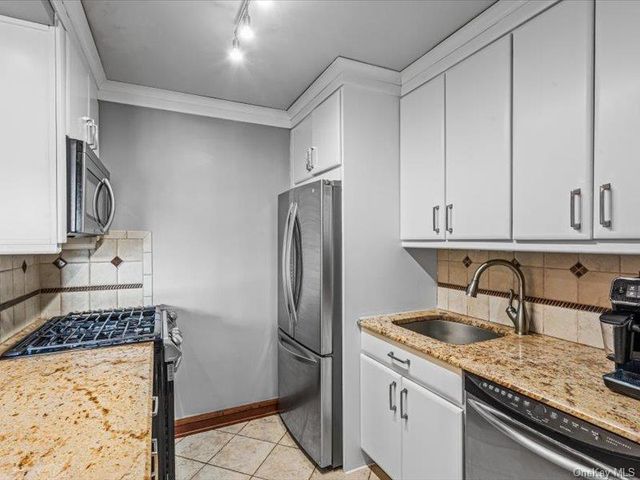 18-15 215th Street 1-P, Bayside, NY 11360
