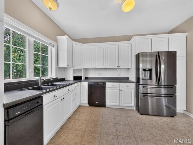 412 Willow Creek Drive, Farmington, MO 63640