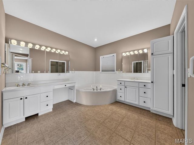 412 Willow Creek Drive, Farmington, MO 63640