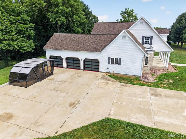412 Willow Creek Drive, Farmington, MO 63640