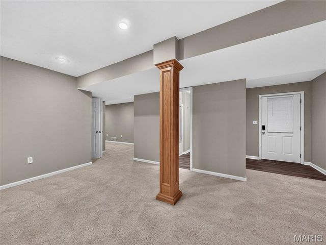 412 Willow Creek Drive, Farmington, MO 63640