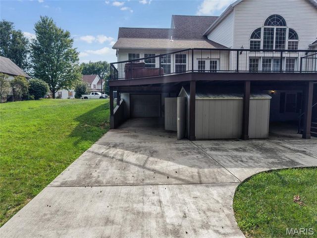 412 Willow Creek Drive, Farmington, MO 63640