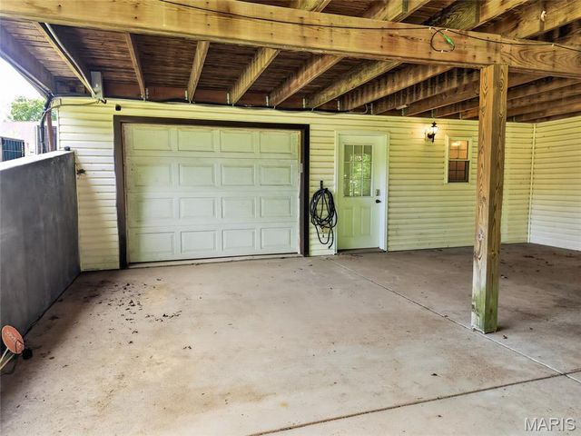 412 Willow Creek Drive, Farmington, MO 63640