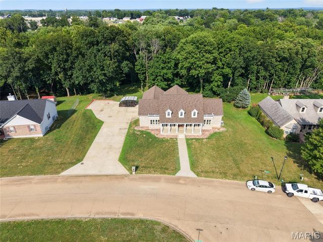 412 Willow Creek Drive, Farmington, MO 63640