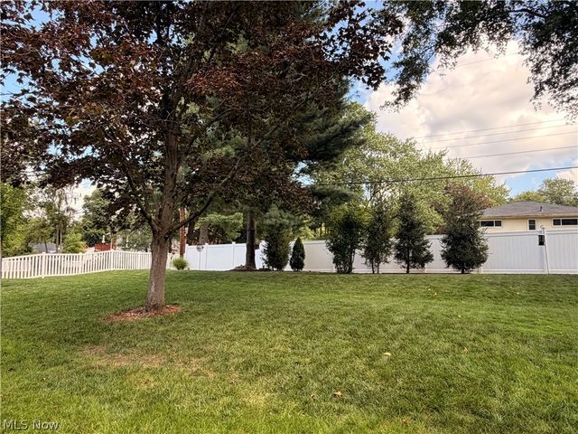 3857 Silver Wood Drive, Stow, OH 44224