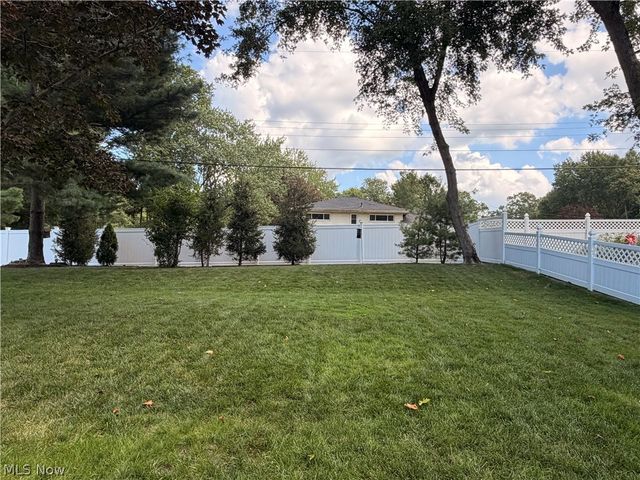3857 Silver Wood Drive, Stow, OH 44224