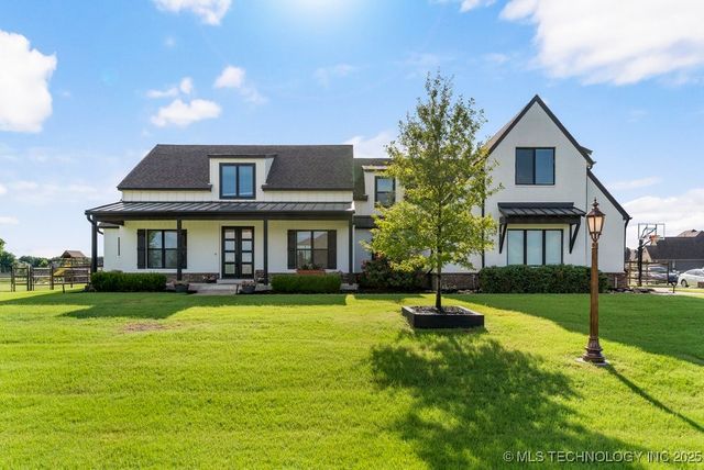 19021 E Chokeberry Street, Owasso, OK 74055