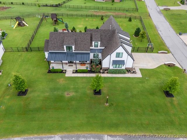 19021 E Chokeberry Street, Owasso, OK 74055
