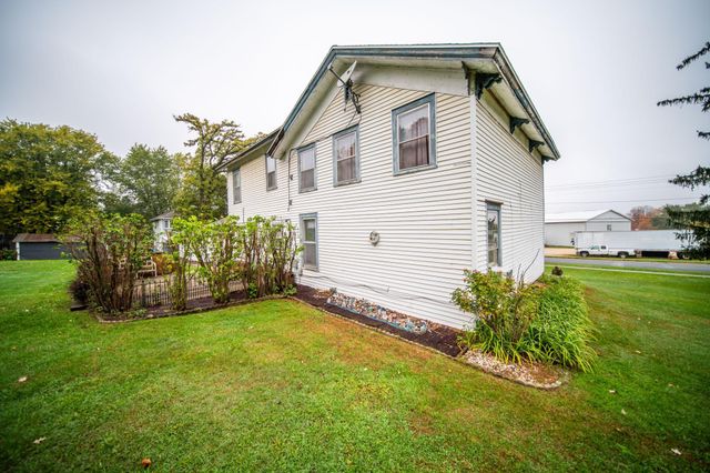 260 E 15th St, Saint Charles, MN 55972